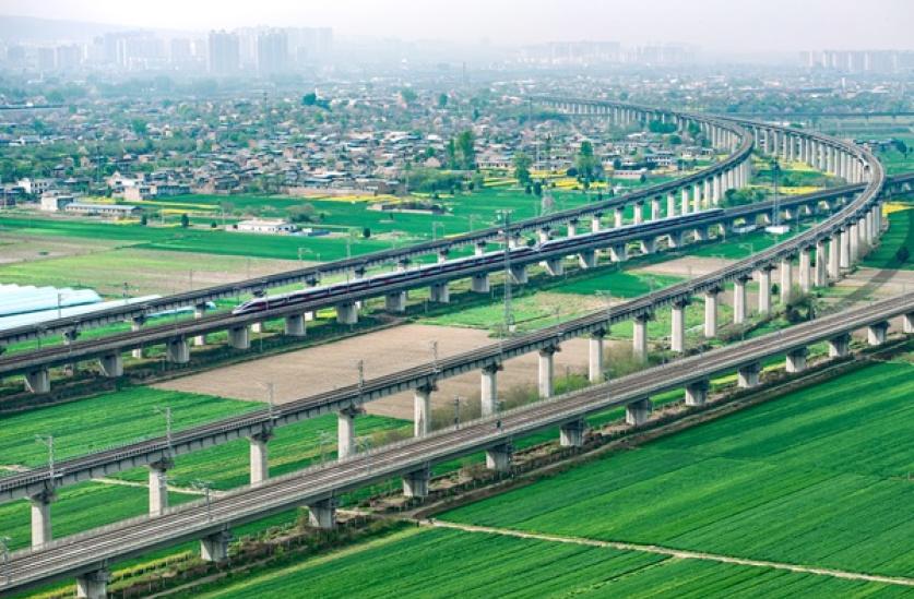 今年首趟“新东方快车”旅游列车启程